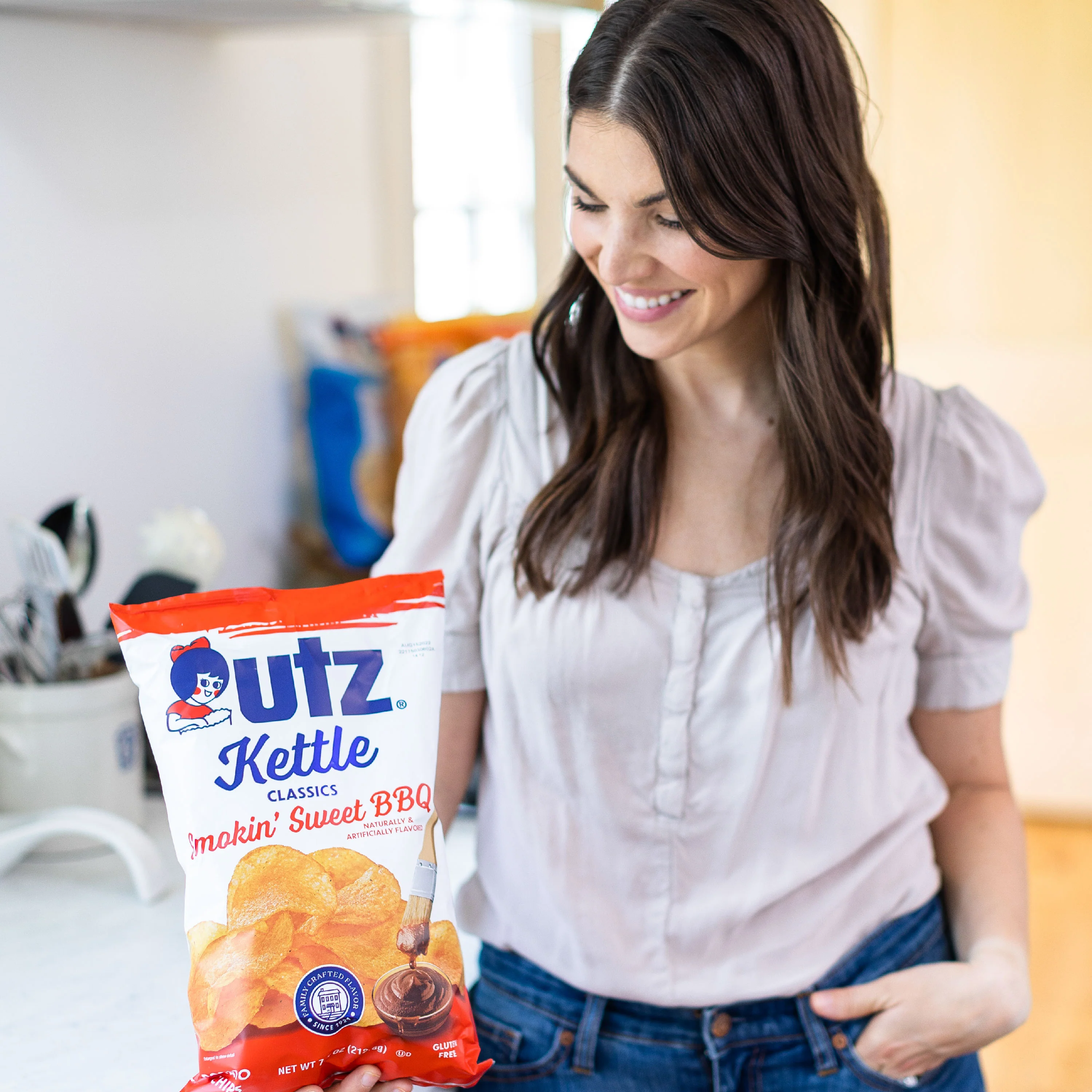 Utz Regular Kettle Chips - Image 5