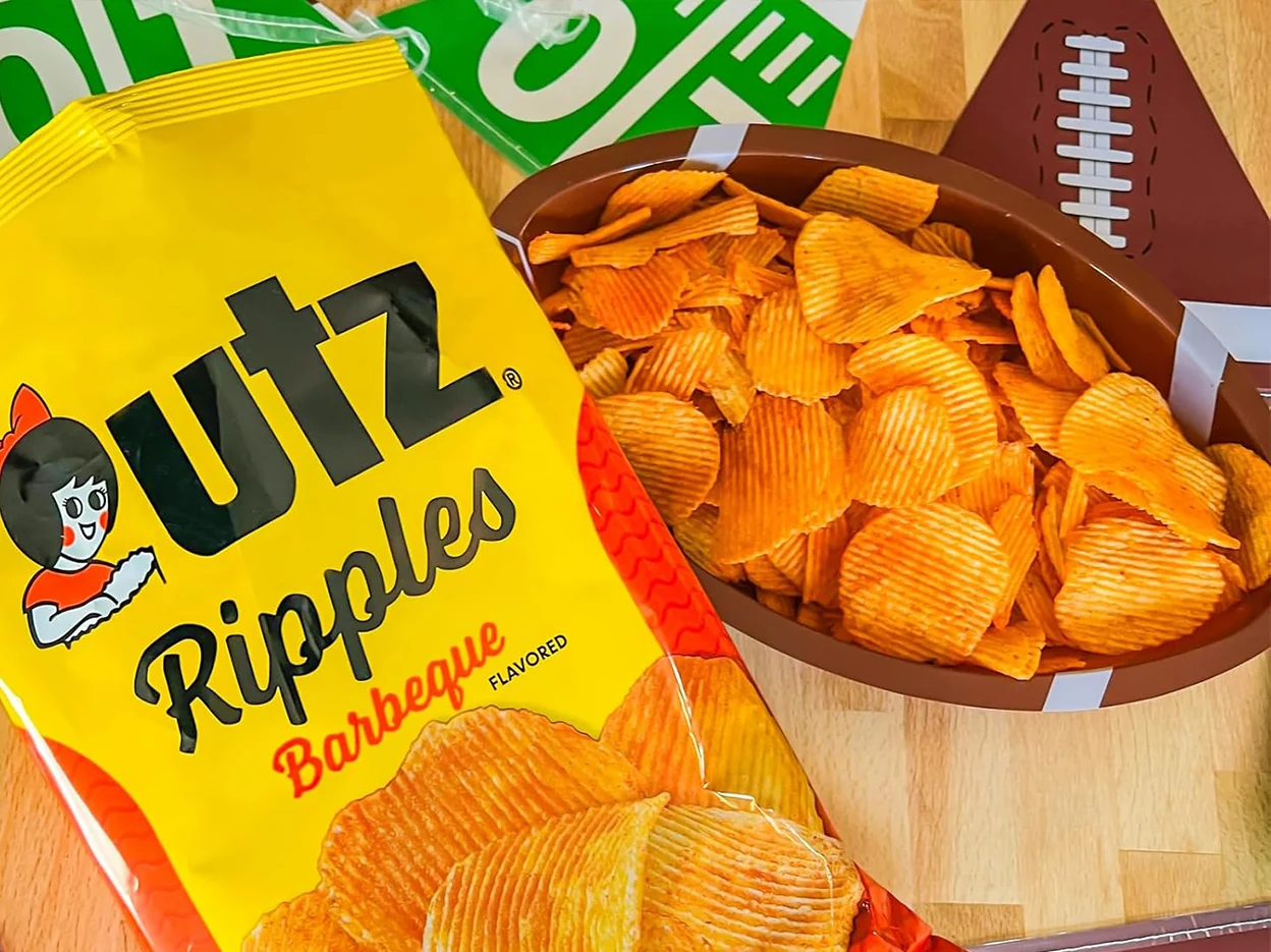 Utz BBQ Potato Chips, 2.75 oz Bag - Image 2