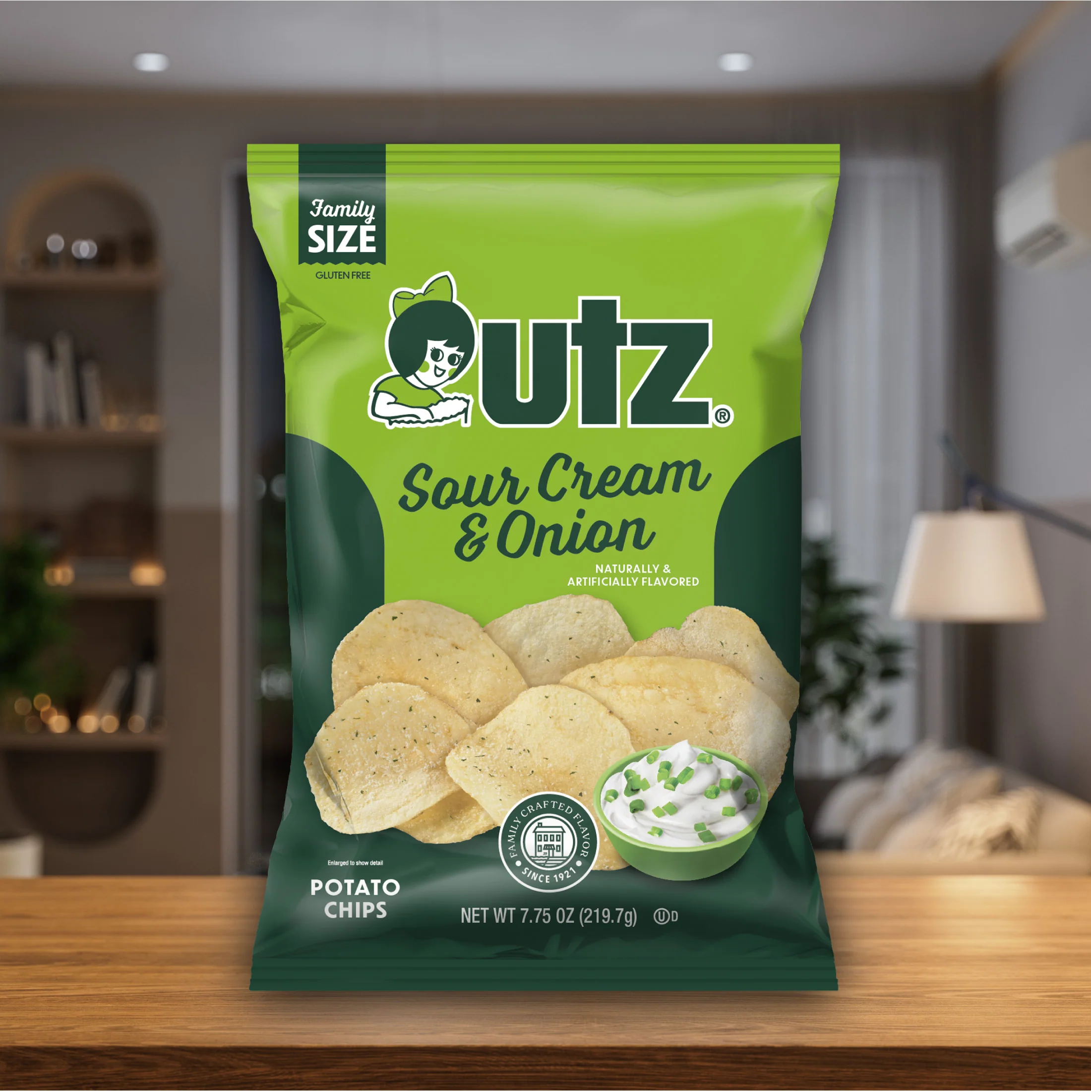 Utz Sour Cream & Onion Potato Chips, Family Size, 7.75 oz Bag - Image 4