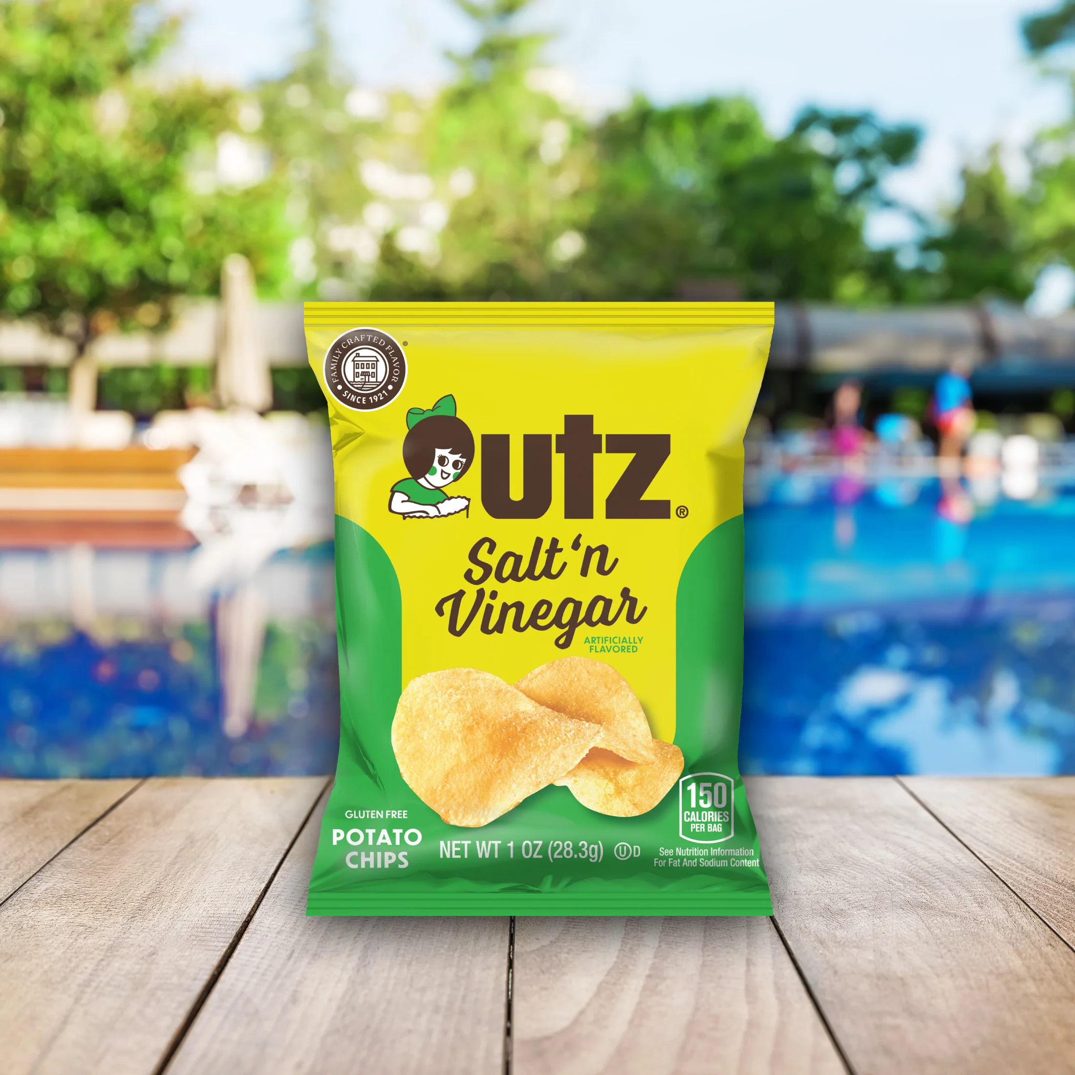 Utz Salt & Vinegar Potato Chips, Family Size, 7.75 oz Bag - Image 3