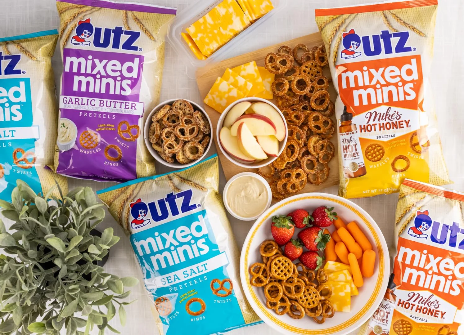 Utz Mixed Minis ® Pretzels, Sour Cream and Onion - Image 3